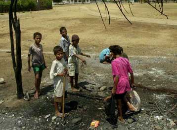 Αντιμέτωποι με το φάσμα της πείνας οι πρόσφυγες στο Δυτικό Τιμόρ