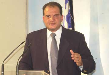 Ολομέτωπη επίθεση Καραμανλή κατά της κυβέρνησης από τη ΔΕΘ