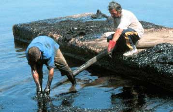 Δεύτερο ατύχημα με «Γιουρομπάλκερ» προκαλεί ρύπανση των ακτών της Σαρδηνίας