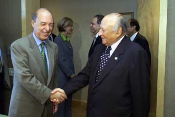 Οι επόμενες κινήσεις για το Κυπριακό στο επίκεντρο της συνάντησης Σημίτη-Κληρίδη