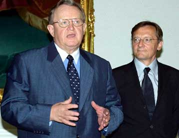 Αρση των κυρώσεων της ΕΕ κατά της Αυστρίας ζητούν οι «τρεις σοφοί»