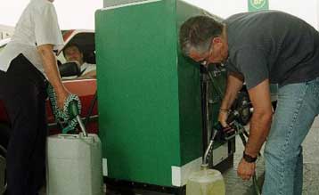 Κλιμακώνονται οι κινητοποιήσεις στη Γαλλία – Ανυποχώρητη η κυβέρνηση