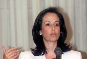 Η Κομισιόν ενέκρινε νέα μέτρα για την απασχόληση – Αυστηρές συστάσεις στην Ελλάδα