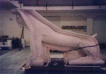 Ετοιμα δύα από τα πέντε αντίγραφα των μαρμάρινων Λεόντων της Δήλου