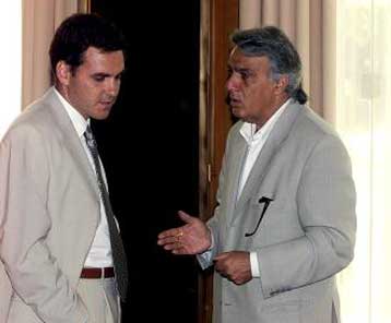 Πολιτική ίσων αποστάσεων τηρεί ο Φιλιππίδης στην κόντρα Φλωρίδη-Μητρόπουλου