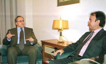 Ερωτηματικά ΣΥΝ για τη στάση του ΚΚΕ στα διαπλεκόμενα – Συμφωνία με το ΔΗΚΚΙ