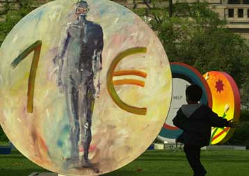 Η νέα πτώση του ευρώ προκαλεί… ανακούφιση στη Γερμανία