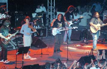 Συναυλία των Πυξ Λαξ στο Νταμάρι Τριανδρίας