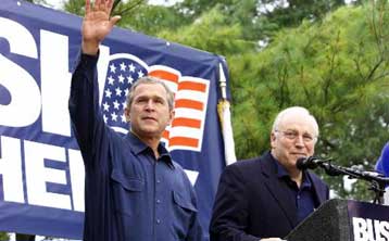 Ο Μπους στόλισε δημοσιογράφο…