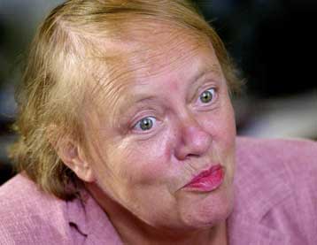 Την αποχώρησή της από την πολιτική ανακοίνωσε η Βρετανίδα υπουργός Μο Μόουλαμ