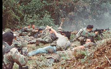 Συνεχίζονται οι ταραχές στην Κολομβία ύστερα από την αναχώρηση Κλίντον