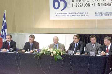 Σε δύο δόσεις οι φορολογικές ελαφρύνσεις που εξήγγειλε ο πρωθυπουργός στη ΔΕΘ