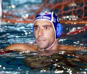 Παρέμεινε στη Βουλιαγμένη ο Αφρουδάκης