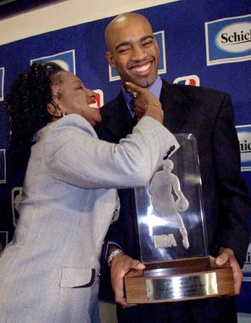 Ανεβάζει ταχύτητες η Dream-Team και συνέτριψε 111-74 επίλεκτους του NCAA