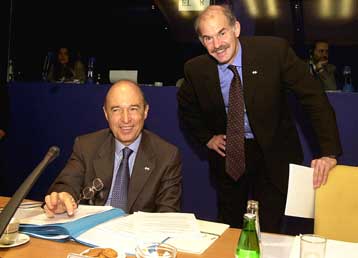 Ναι στον εκσυγχρονισμό λένε οι Ελληνες, σύμφωνα με έρευνα της Κάππα Research