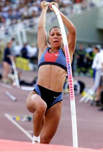 Στο Σίδνεϊ η Θ. Ιακωβίδου με πανελλήνιο ρεκόρ στο άλμα επί κοντώ