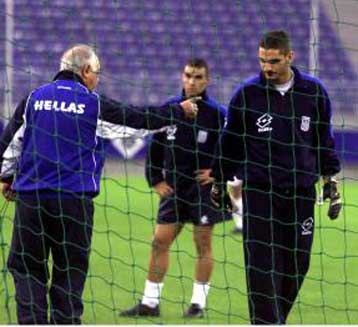 Με Ελευθερόπουλο κάτω από τα δοκάρια ξεκινά η εθνική κόντρα στη Γερμανία