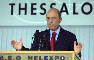 Φοροελαφρύνσεις εξαγγέλλει ο Κ.Σημίτης στη σημερινή ομιλία του προς τους επιχειρηματίες