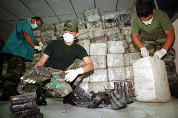 Οι ισπανικές Αρχές κατέσχεσαν πλοίο που μετέφερε δέκα τόνους κοκαΐνης