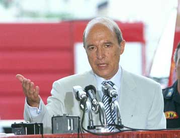 Ανάπτυξη και ισχυρή οικονομία υποσχέθηκε ο Κ.Σημίτης στη ΔΕΘ για την επόμενη τετραετία