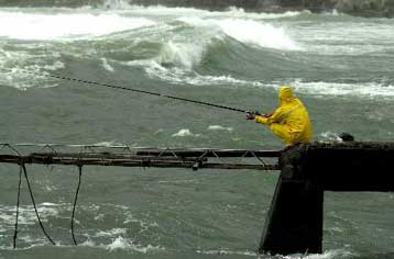 Ισχυρός τυφώνας αφήνει πίσω του νεκρούς και μεγάλες ζημιές στην ανατολική Κίνα