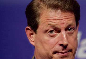 ο όμορφος Γκορ κόντρα στον χιουμορίστα Μπους