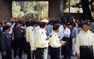 Νέο κύμα βίας ξέσπασε στο Ιράν