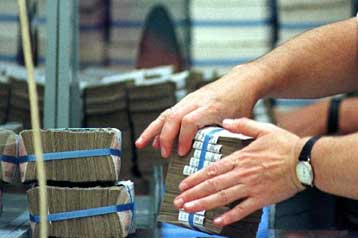 Δίωξη για οικονομικές ατασθαλίες εναντίον δύο πρώην γενικών γραμματέων Νέας Γενιάς