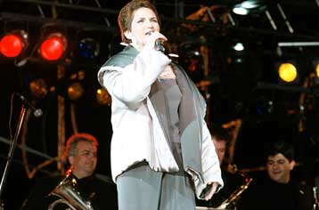 Συναυλία της Αλκηστης Πρωτοψάλτη στο Παλαί ντε Σπορ στη Θεσσαλονίκη