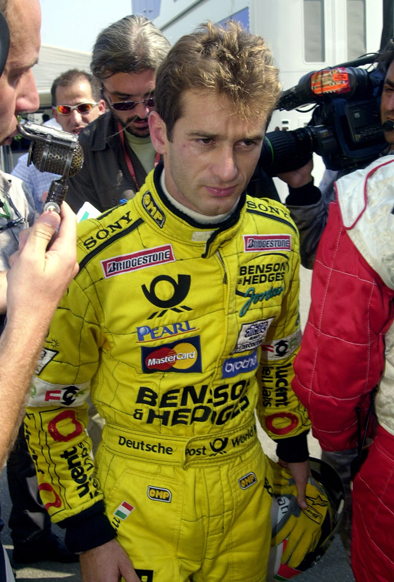 Formula 1: O J.Trulli επιτίθεται στον J.Button