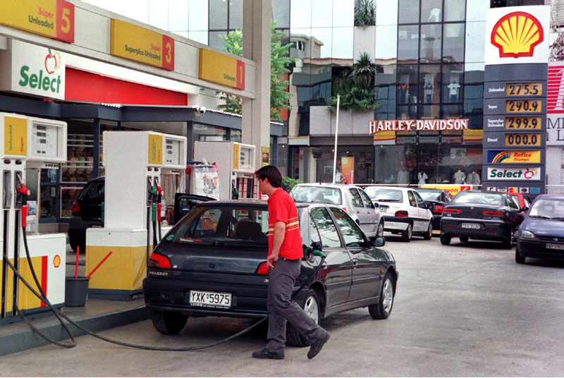 Τα φθηνότερα πρατήρια καυσίμων θα προτείνουν οι οργανώσεις καταναλωτών-Εξωφρενικά φαινόμενα κερδοσκο