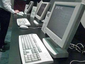 Αγνωστοι έκλεψαν υπολογιστές με το ιστορικό 30.000 ασθενών