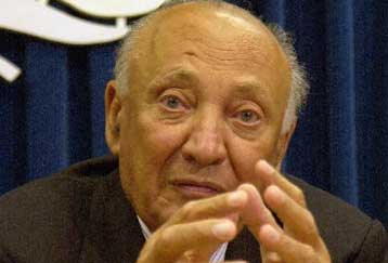 Στη Γενεύη ο Κληρίδης για τον πέμπτο γύρο των εκ του σύνεγγυς συνομιλιών για το Κυπριακό