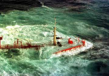 Ιταλικό πλοίο με φορτίο χημικών βυθίστηκε στα ανοιχτά της Γαλλίας