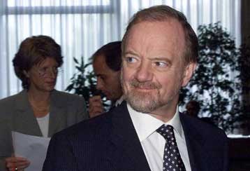 Επίσκεψη Κουκ στην Αθήνα με τρομοκρατία, ελληνοτουρκικά και Κυπριακό στην ατζέντα