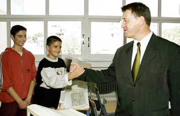 Νέο εκπαιδευτικό μοντέλο προωθεί ο Π.Ευθυμίου<I>Συγγράμματα και διδακτική διαδικασία υπό αναθεώρ