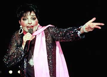 Ύστερα από δεκαήμερη νοσηλεία, η Λάιζα Μινέλι επιστρέφει σπίτι της