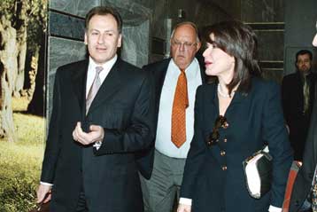 Σε καλό κλίμα η συνάντηση Πάγκαλου – Αγγελοπούλου – Λαλιώτη <i>Δημοσιοποιούνται οι μισθοί του «Α