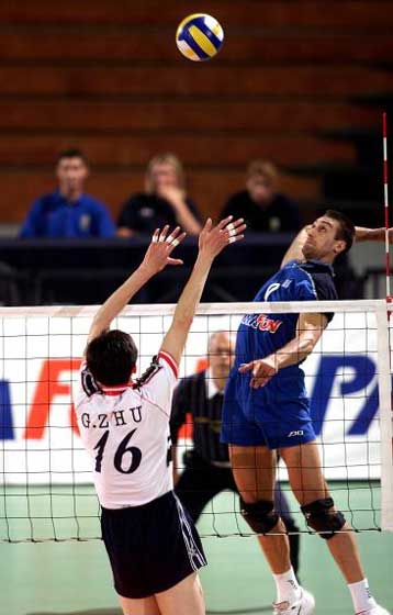 Στην Προύσα τον Ιούλιο η μάχη της εθνικής βόλεϊ για το Παγκόσμιο του 2002 <I>Πίστοβιτς – Γέντσκο