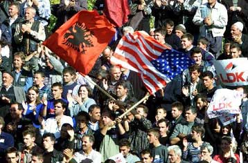 Υπέρ της ανεξαρτησίας του Κοσσυφοπεδίου οι ΗΠΑ, σύμφωνα με το βρετανικό Τύπο