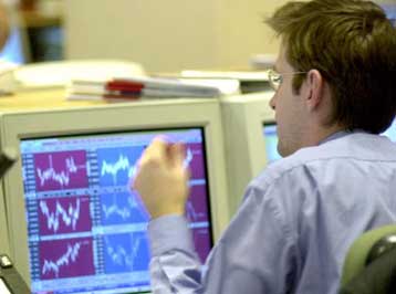 Συνεχίζεται η ανάκαμψη του ευρώ έναντι του δολαρίου<i>Πάνω από τα 84 σεντς τη Δευτέρα</i>