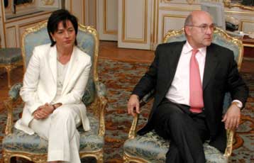 Ποσόστωση υπέρ των γυναικών –  υποψηφίων στις  δημοτικές εκλογές του 2002, ανακοίνωσε η Β. Παπανδρέο