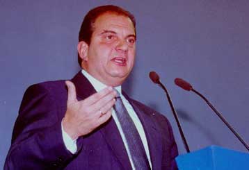 Απάντηση στις κατηγορίες για το «πόθεν έσχες» ετοιμάζεται να δώσει ο Κ.Καραμανλής