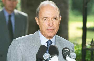 «Φορτωμένη» εβδομάδα Σημίτη με προϋπολογισμό, εργασιακά και περιοδεία