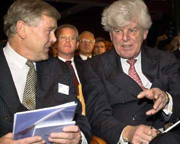 Η Οικονομική και Νομισματική Ένωση φέρνει τη σταθερότητα, λέει ο Ντούιζενμπεργκ