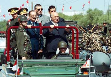 Αδιάλλακτος και απειλητικός ο Ντενκτάς λίγο πριν από τις συνομιλίες για το Κυπριακό