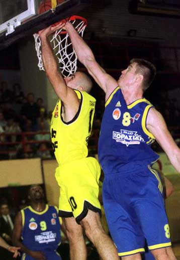 «Φτερούγισε» και στη Δάφνη το Περιστέρι, επικρατώντας με 78-86