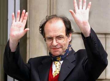 Aνετη επικράτησή του προεξοφλεί το κόμμα του Ρουγκόβα στις δημοτικές εκλογές στο Κόσοβο