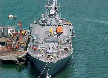 Επιστρέφει στις ΗΠΑ το αντιτορπιλικό USS Cole