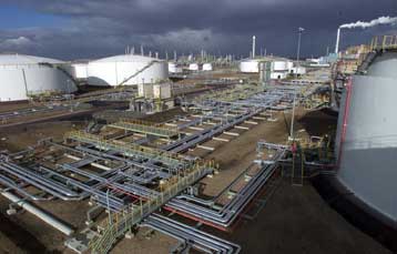 Πετρέλαιο και ευρώ βραδυφλεγής βόμβα στα θεμέλια της οικονομίας της Ευρώπης